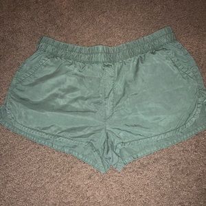 Army green shorts 💚
